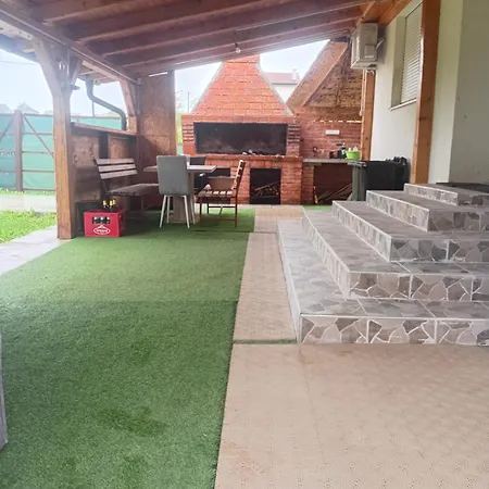 Holiday home Vikendica Lazar *